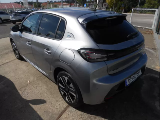 Peugeot e-208 - foto 5