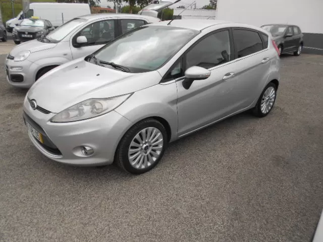 Ford Fiesta 1.4 TDCI - foto 3