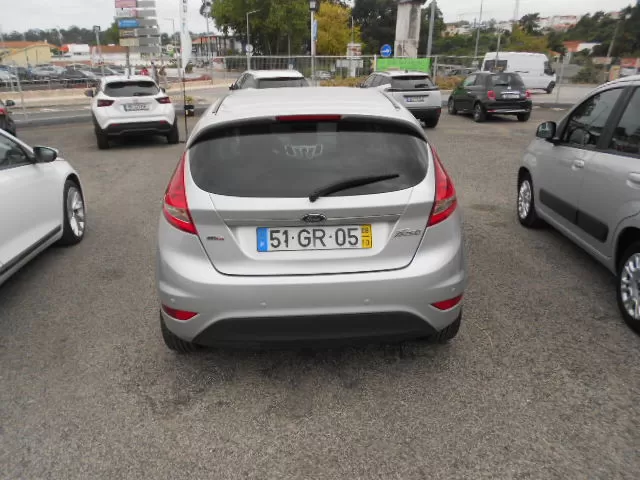 Ford Fiesta 1.4 TDCI - foto 5