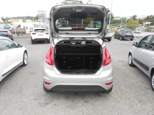 Ford Fiesta 1.4 TDCI - foto 7