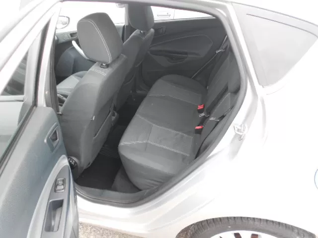 Ford Fiesta 1.4 TDCI - foto 8