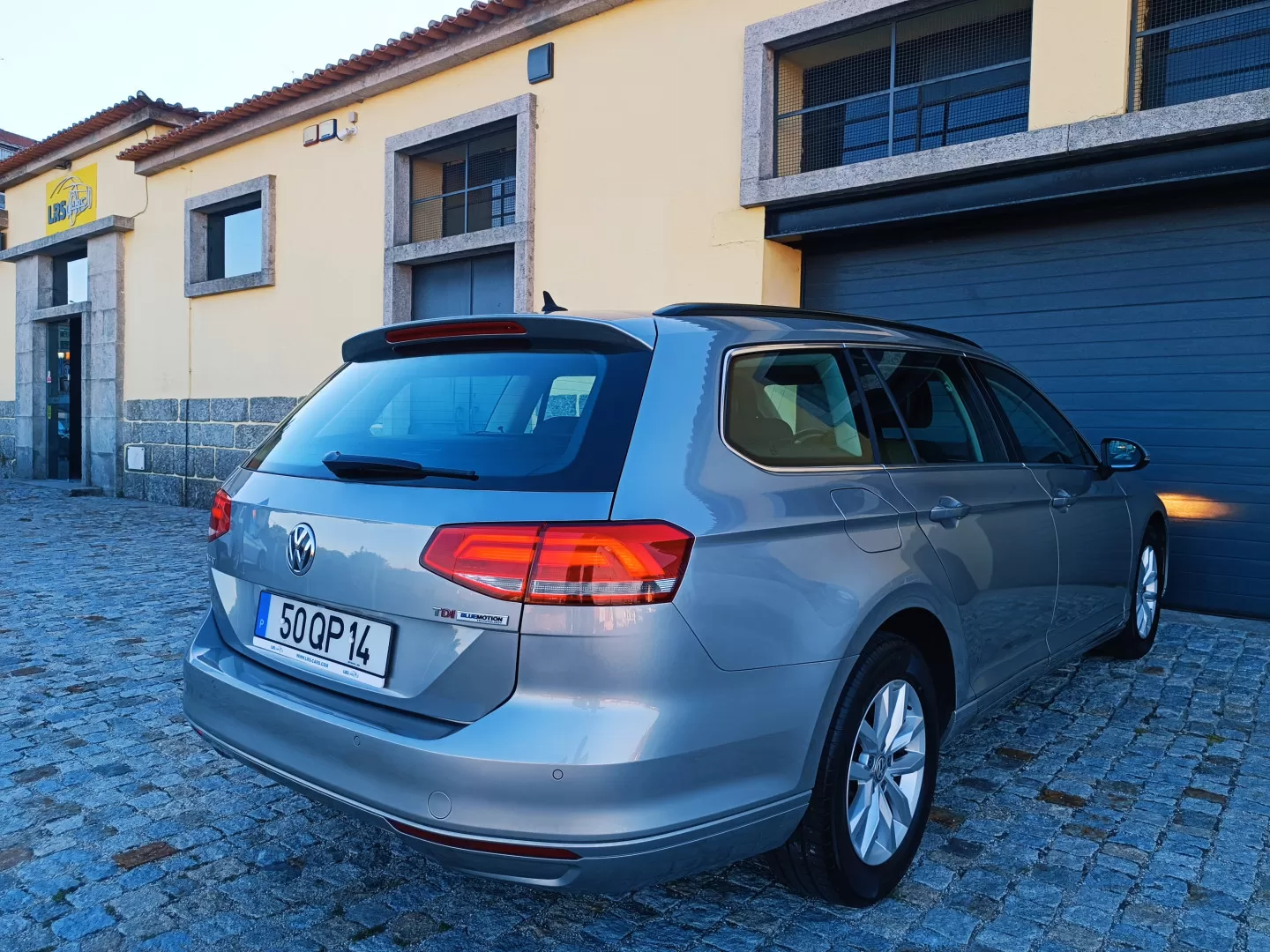 VW Passat Variant 1.6 TDI BlueMotion - foto 7