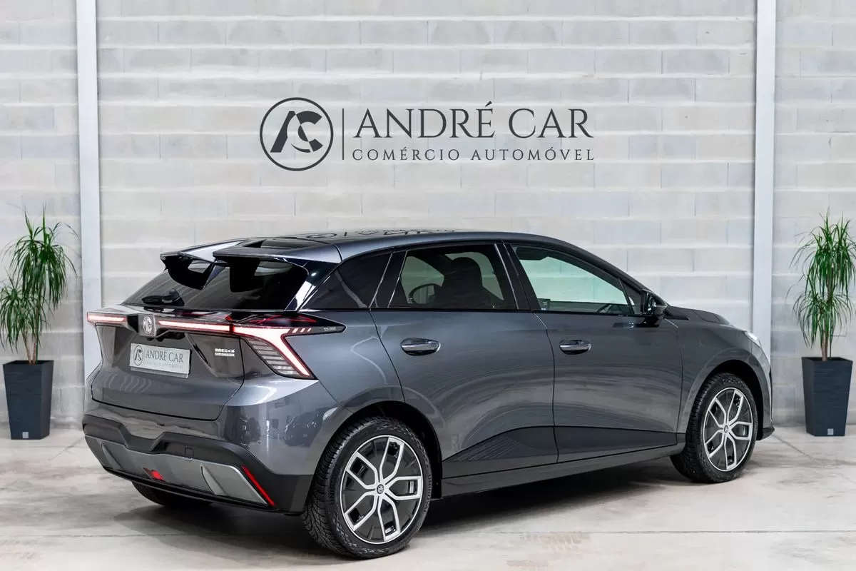 MG MG4 64 kWh Luxury - foto 6