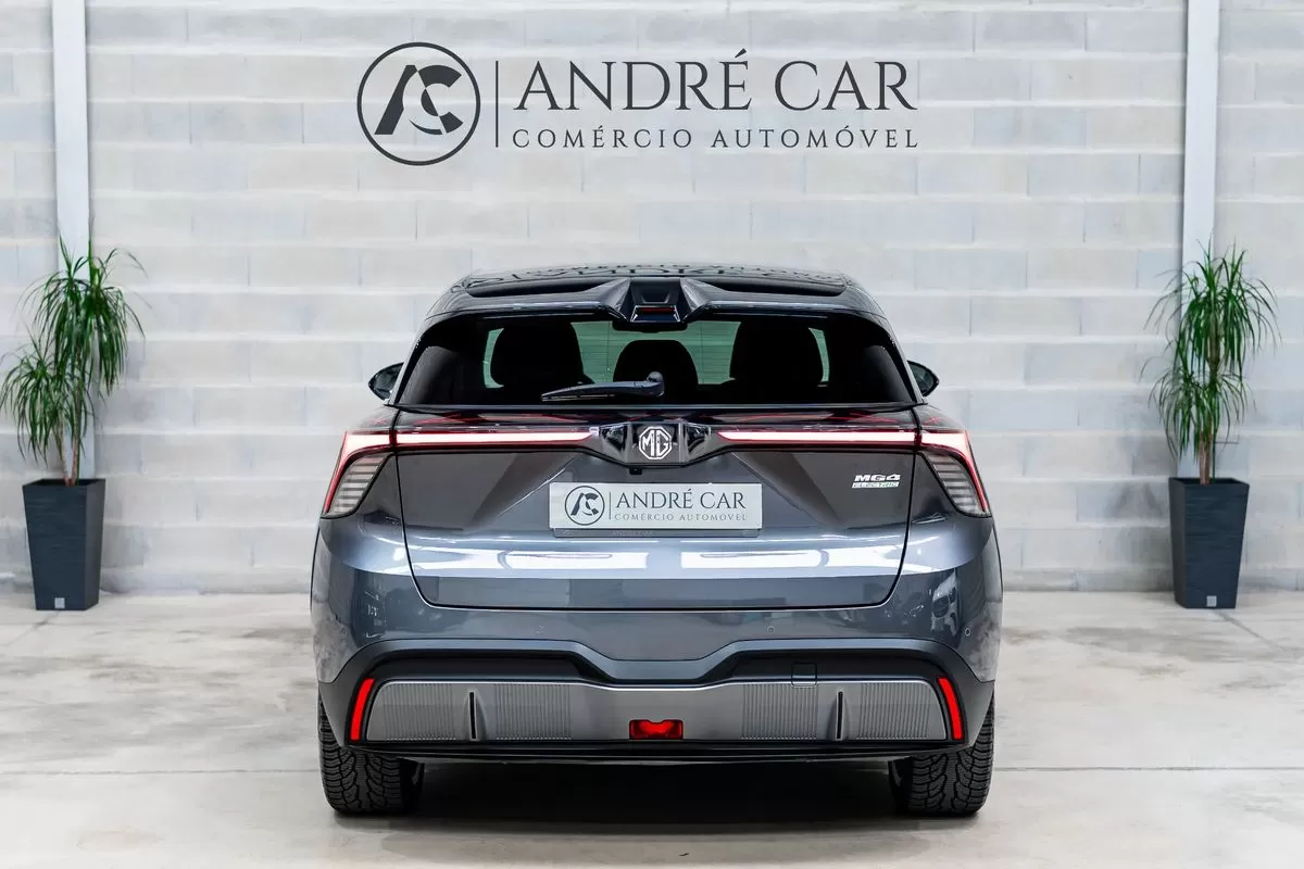MG MG4 64 kWh Luxury - foto 8