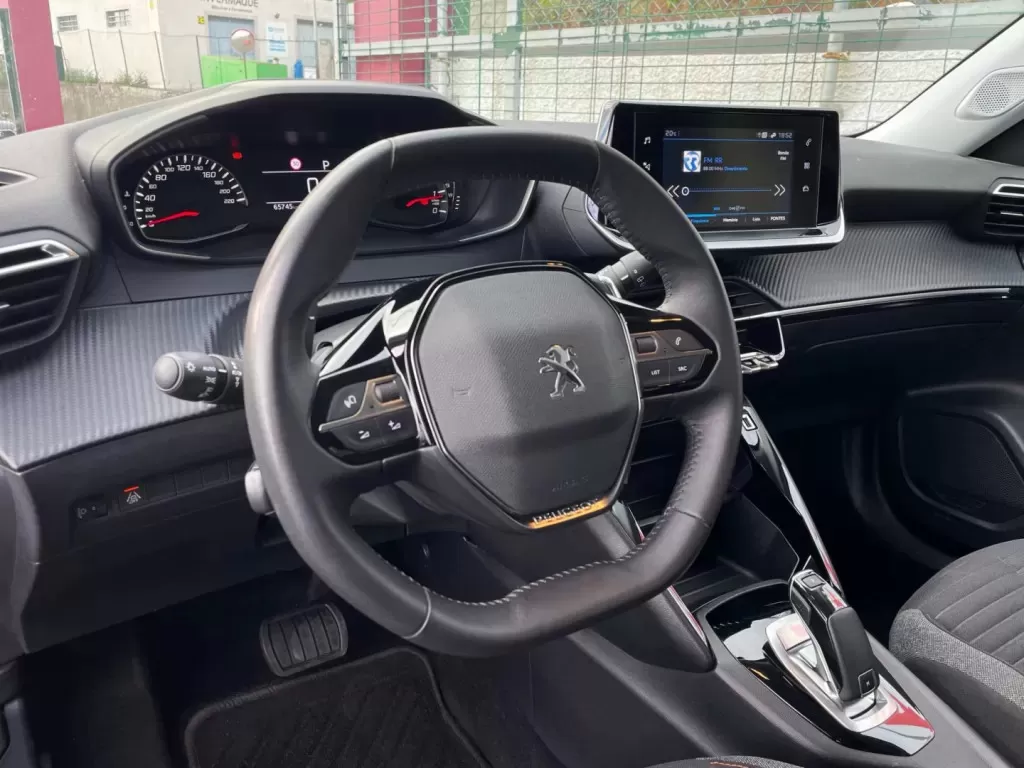 Peugeot 2008 1.2 PureTech Active EAT8 - foto 7