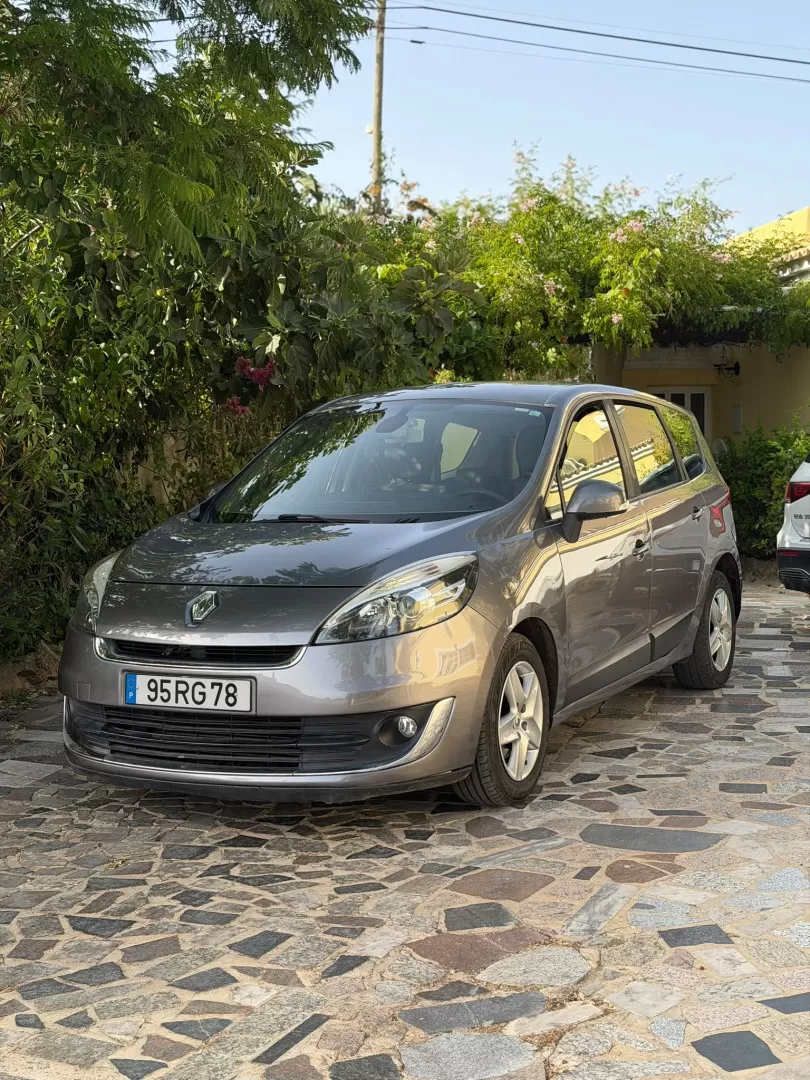 Renault Scénic 1.5 dCi - foto 2