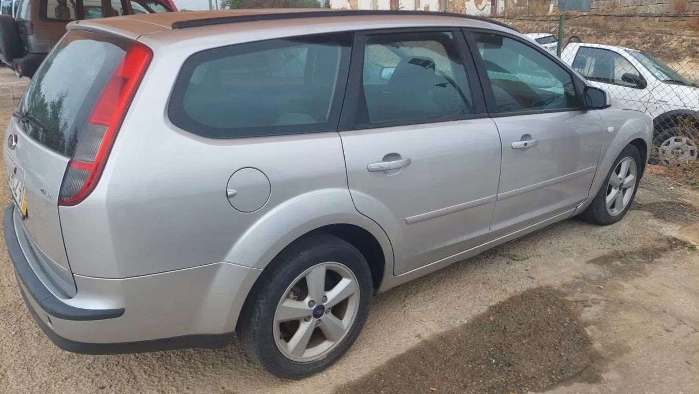 Ford Focus 1.6 TDCi Connection - foto 2