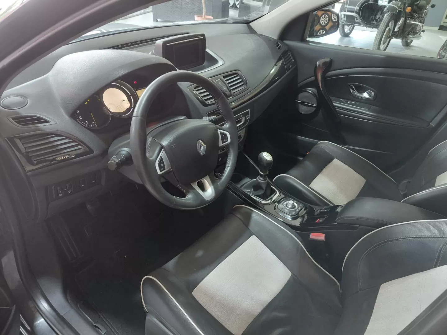 Renault Mégane Sport Tourer 1.5 dCi Bose Edition - foto 7