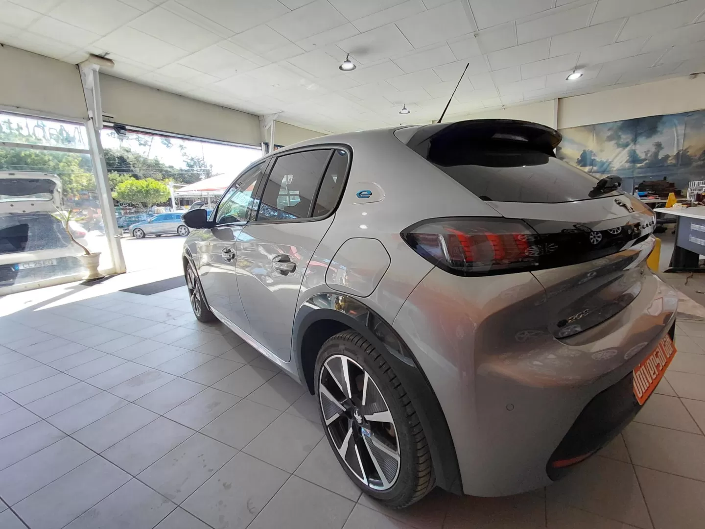 Peugeot e-208 50 kWh GT Line - foto 5
