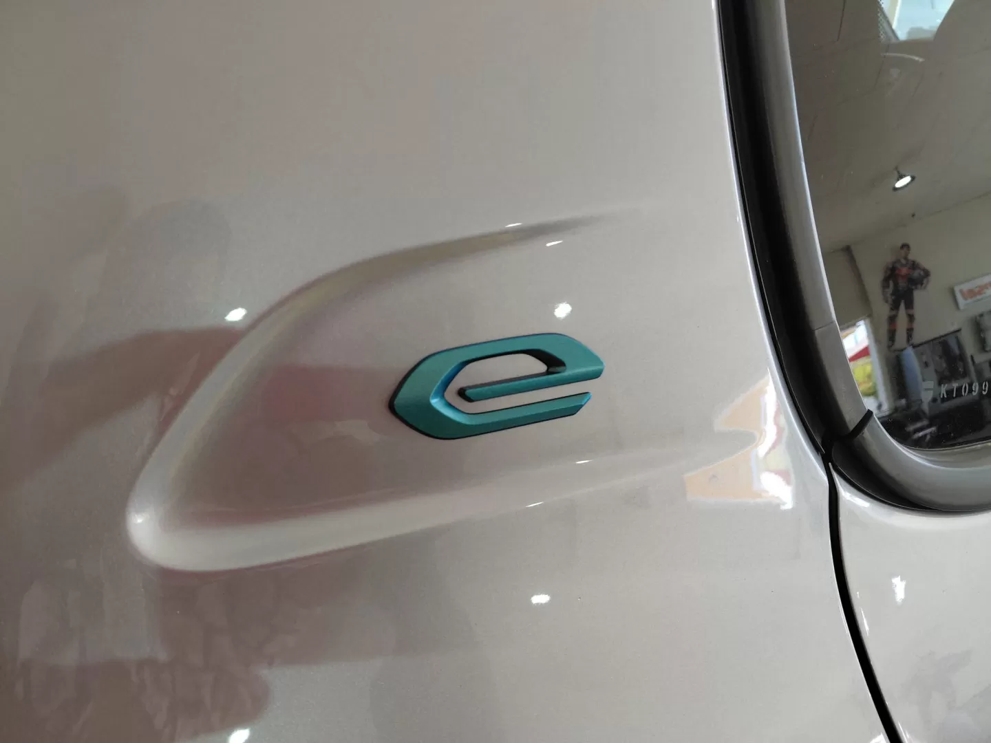 Peugeot e-208 50 kWh GT Line - foto 8