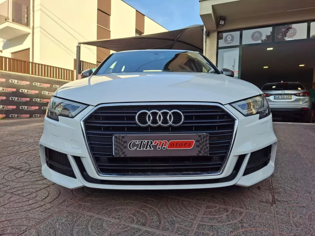 Audi A3 Sportback  1 0 Tfsi Sport - foto 2