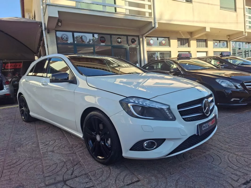 Mercedes-Benz A 200  Cdi 4matic 7g  Dct Streetstyle - foto 4