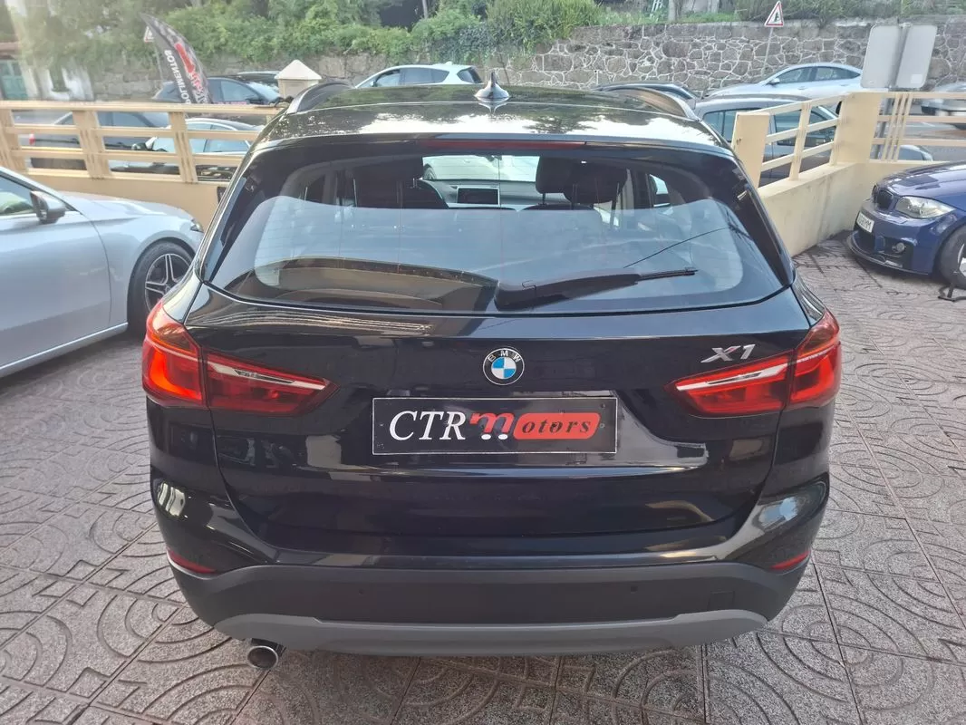 BMW X1  Sdrive18d Sport Line - foto 8