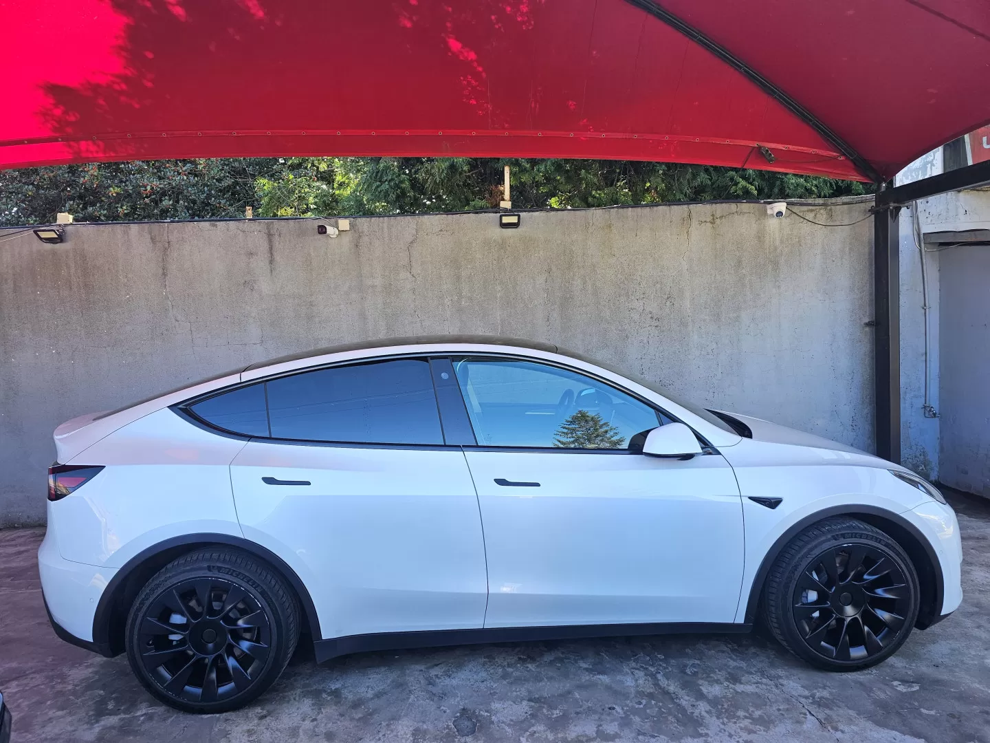 Tesla Model Y Long Range Dual Motor AWD - foto 4