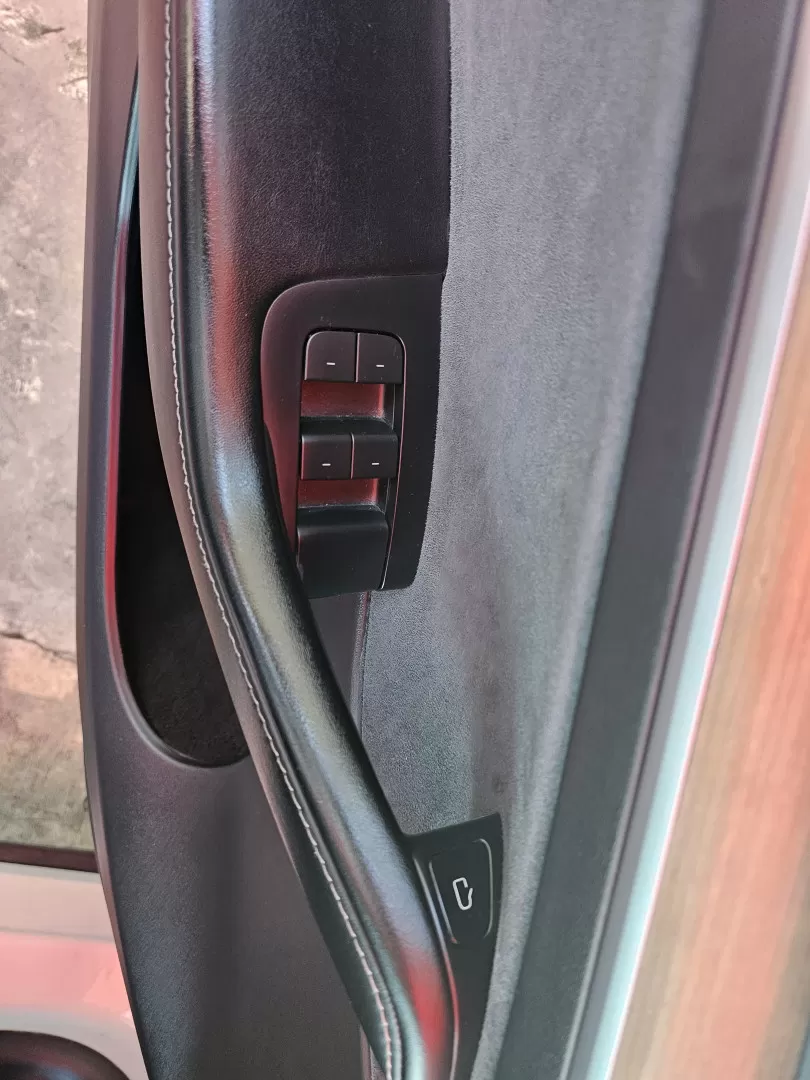 Tesla Model Y Long Range Dual Motor AWD - foto 6