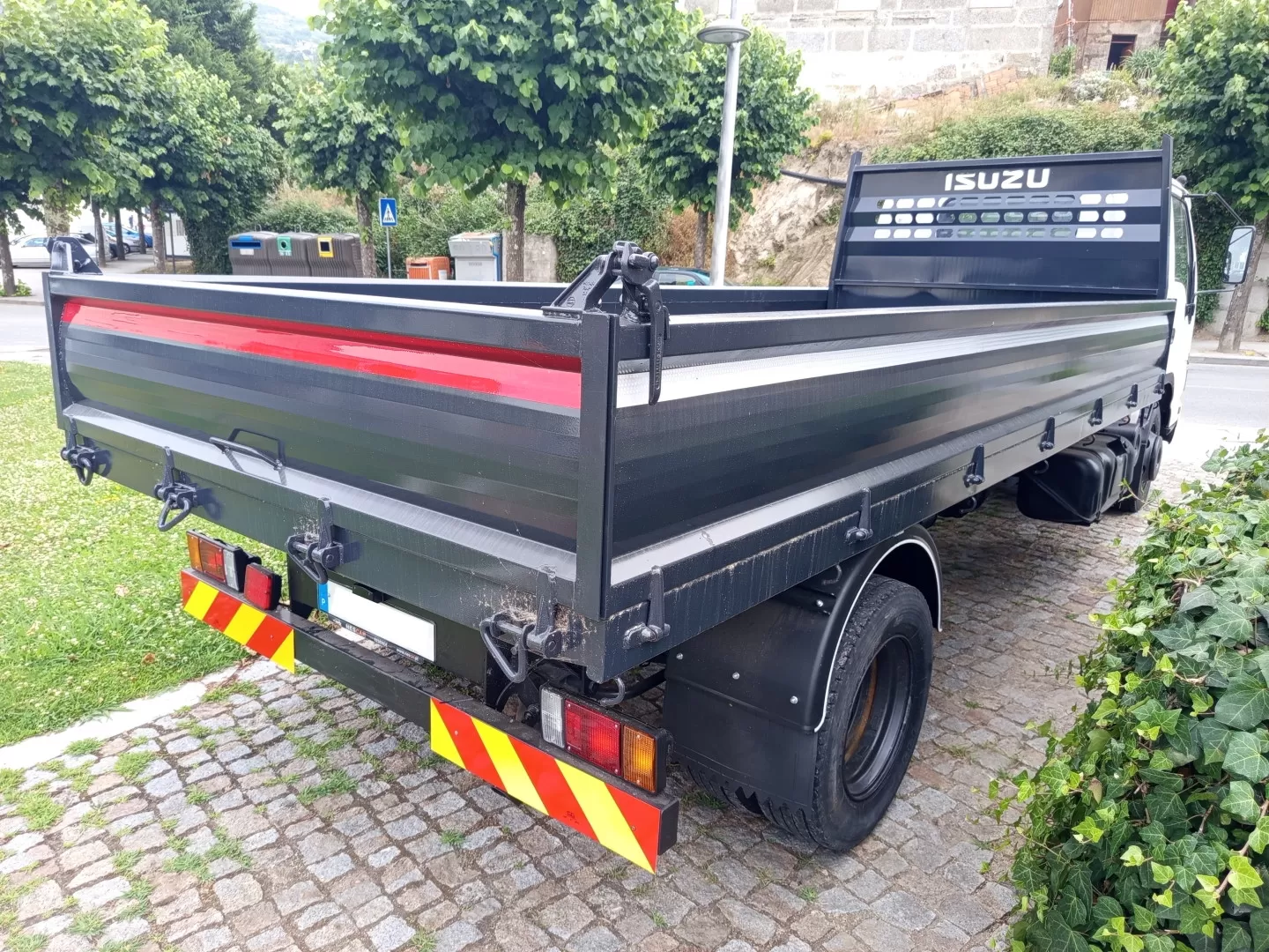 Isuzu  NQR 75 5.2 TRIBASCULANTE - foto 4