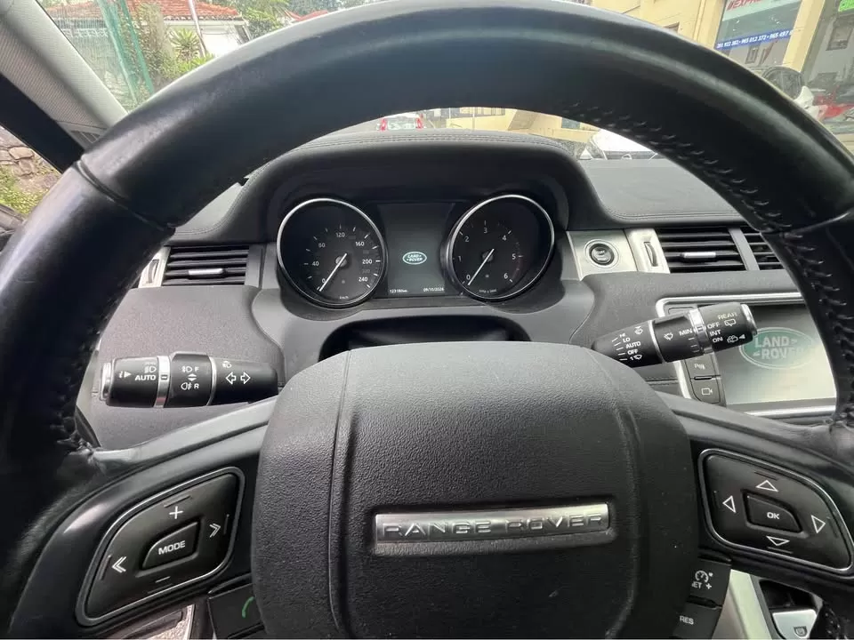 Land Rover Evoque 2.0 TD4 SE - foto 8