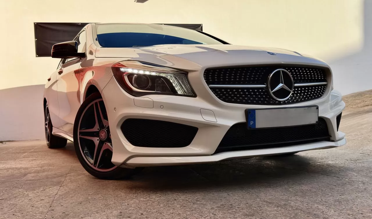 Mercedes-Benz CLA 220 d Shooting Brake AMG Line Aut. - foto 2
