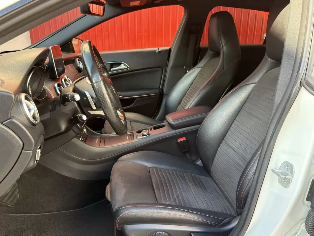 Mercedes-Benz CLA 220 d Shooting Brake AMG Line Aut. - foto 7