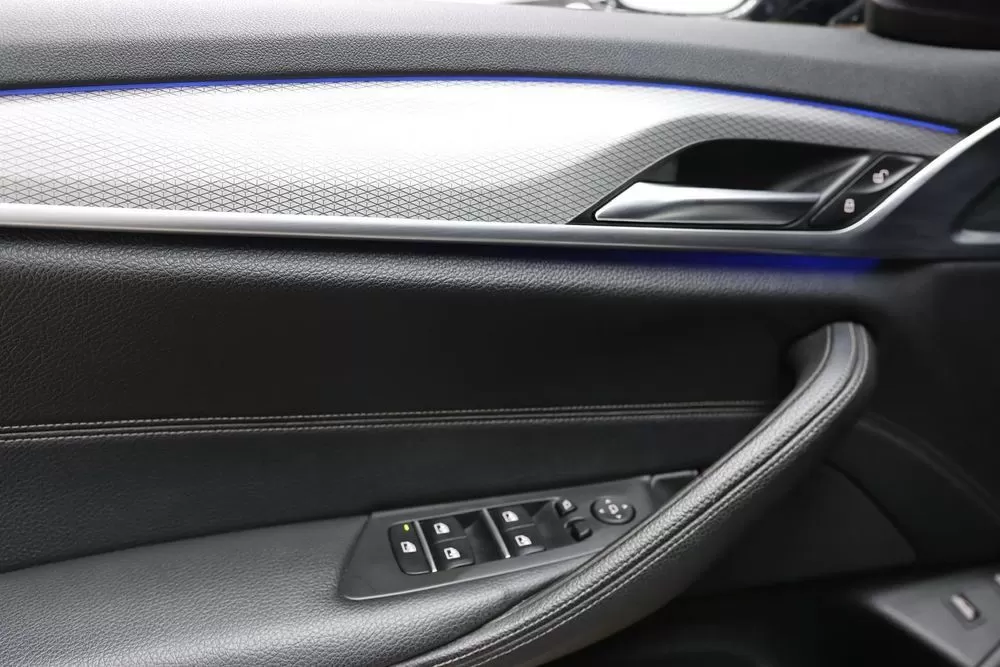 BMW 530e - foto 6