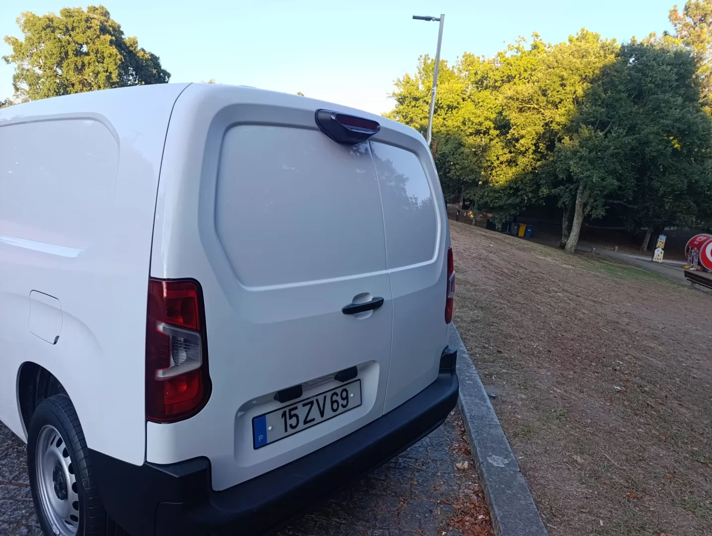 Peugeot  Partner Premium XL (Longa) Iva Dedutível - foto 4
