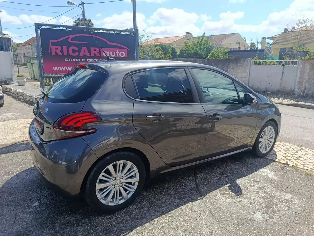 Peugeot 208 1.5 BlueHDi Signature - foto 5