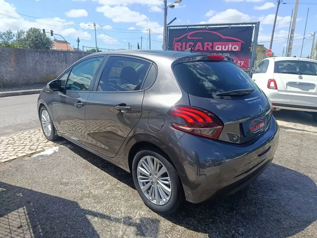 Peugeot 208 1.5 BlueHDi Signature - foto 6