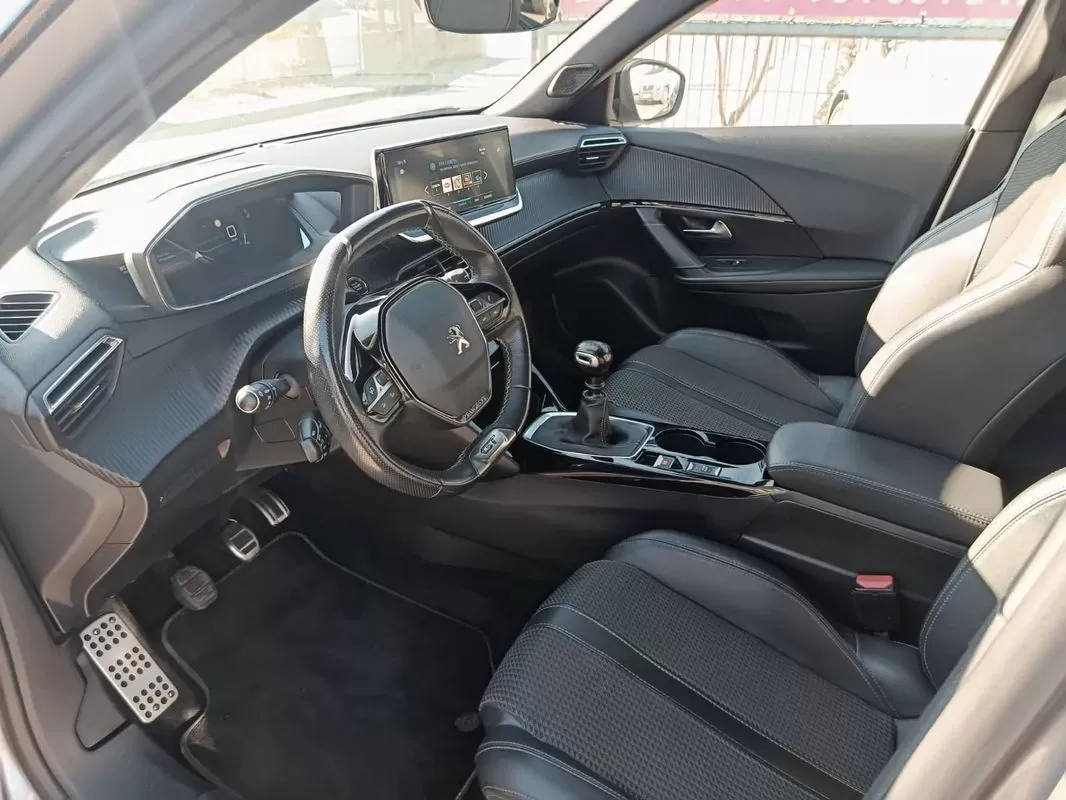 Peugeot 2008  Puretech 130 Gt Pack - foto 5