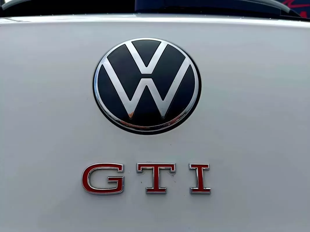 VW Golf 2.0 TSI GTI DSG - foto 6