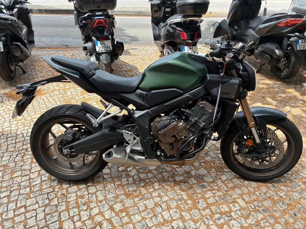 Honda CB 650 RAC E-CLUTCH