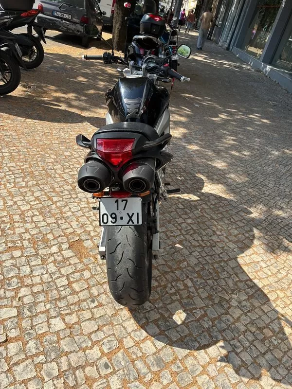 Yamaha FZ 600 - foto 2
