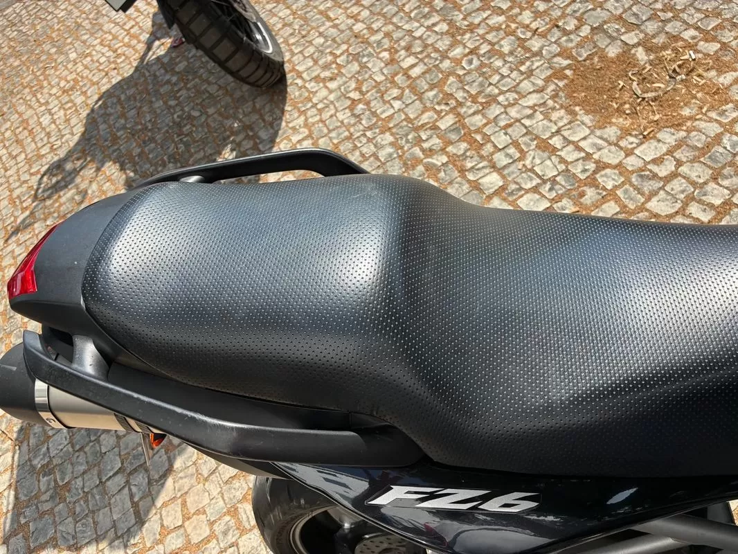Yamaha FZ 600 - foto 8