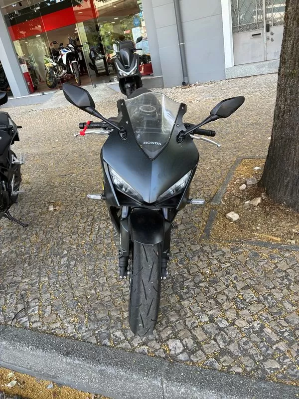 Honda CBR 650 R - foto 2