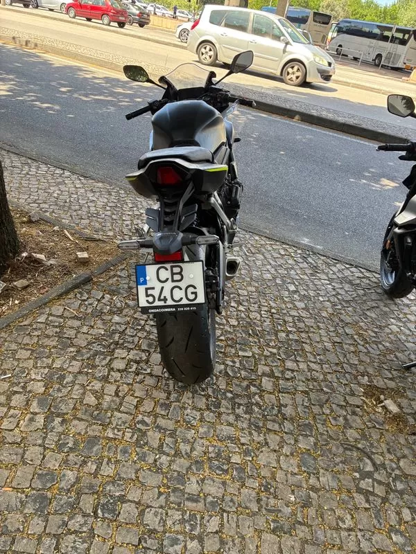 Honda CBR 650 R - foto 4