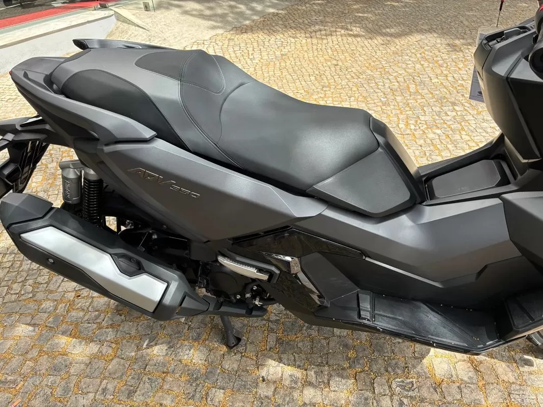 Honda ADV 350 - foto 6