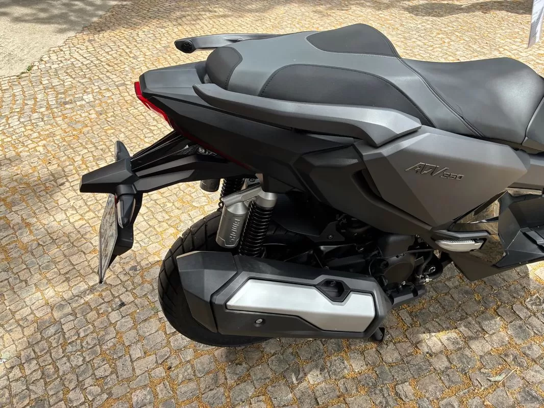 Honda ADV 350 - foto 7