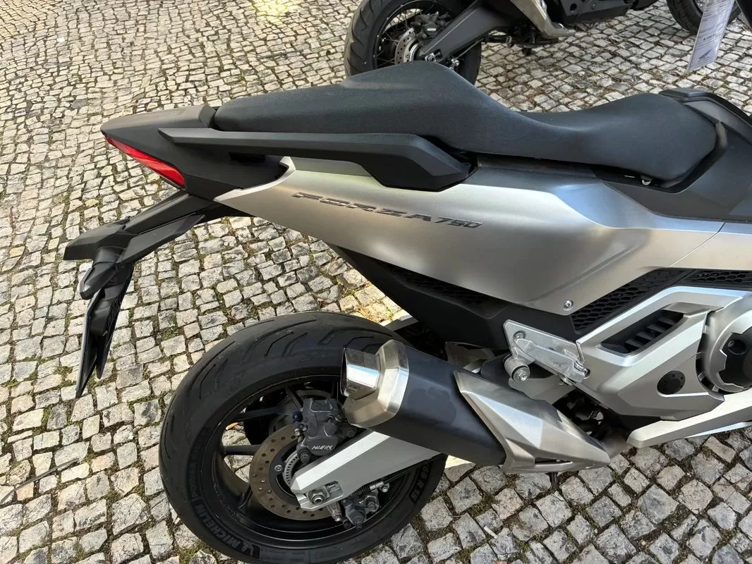Honda Forza 750 IA - foto 7