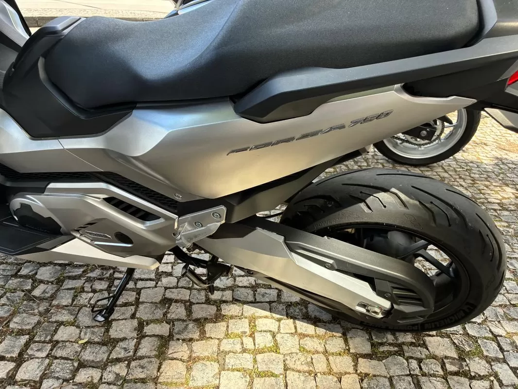 Honda Forza 750 IA - foto 8