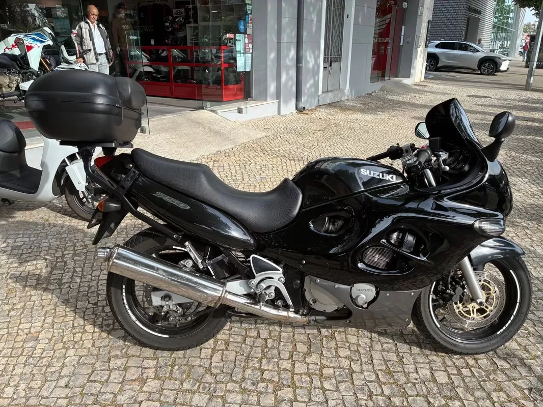 Suzuki GSX  750 F
