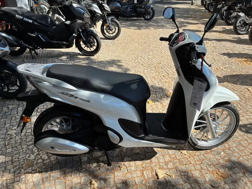 Honda SH 125 MODE - foto 3
