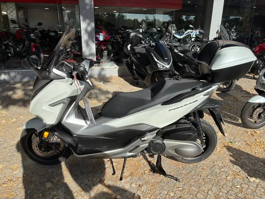 Honda Forza 300 IA - foto 4