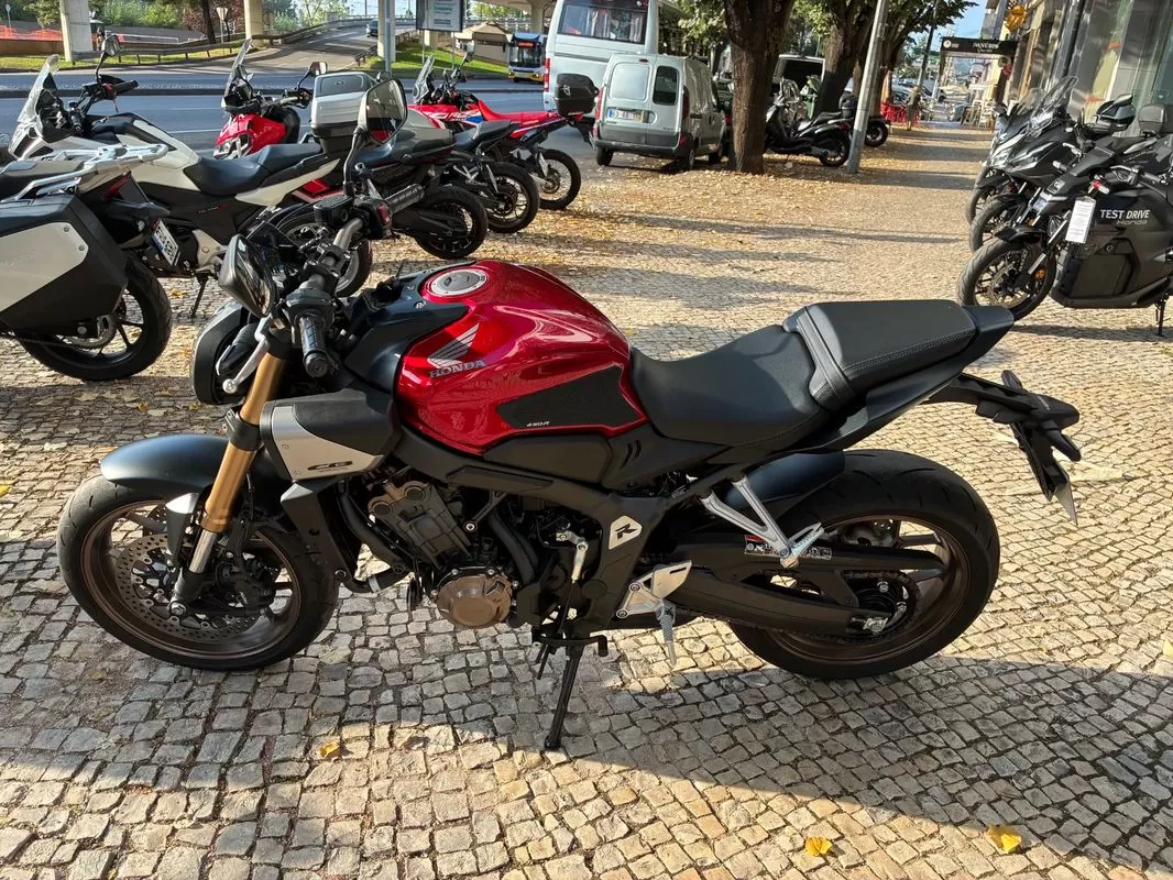 Honda CB 650 RAC E-CLUTCH