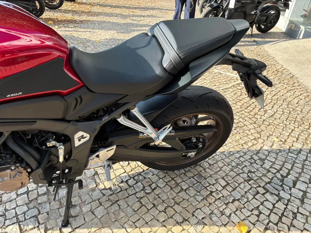 Honda CB 650 RAC E-CLUTCH - foto 6