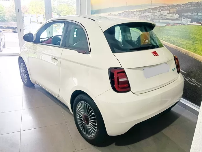 Fiat 500e 23.65 kWh (RED) - foto 7
