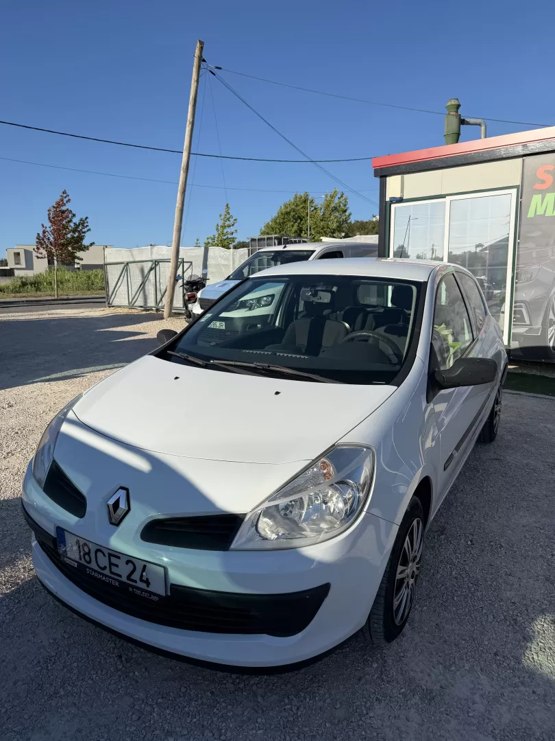 Renault Clio III 1.2 16V Pack - foto 3