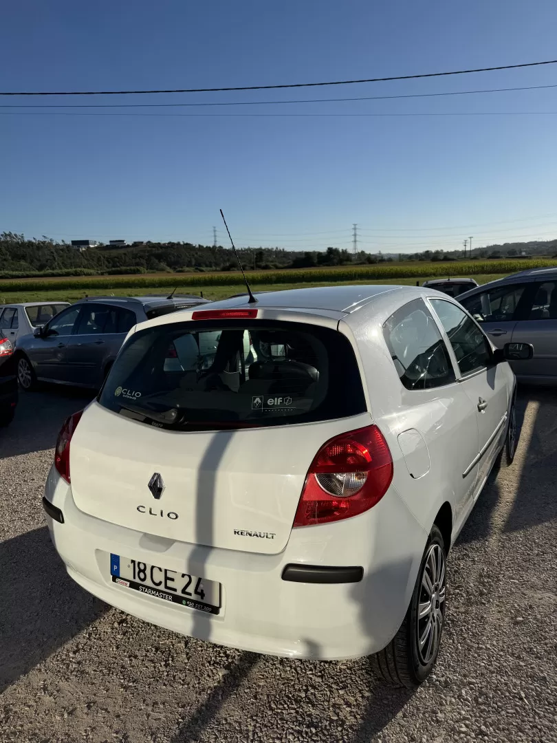 Renault Clio III 1.2 16V Pack - foto 6