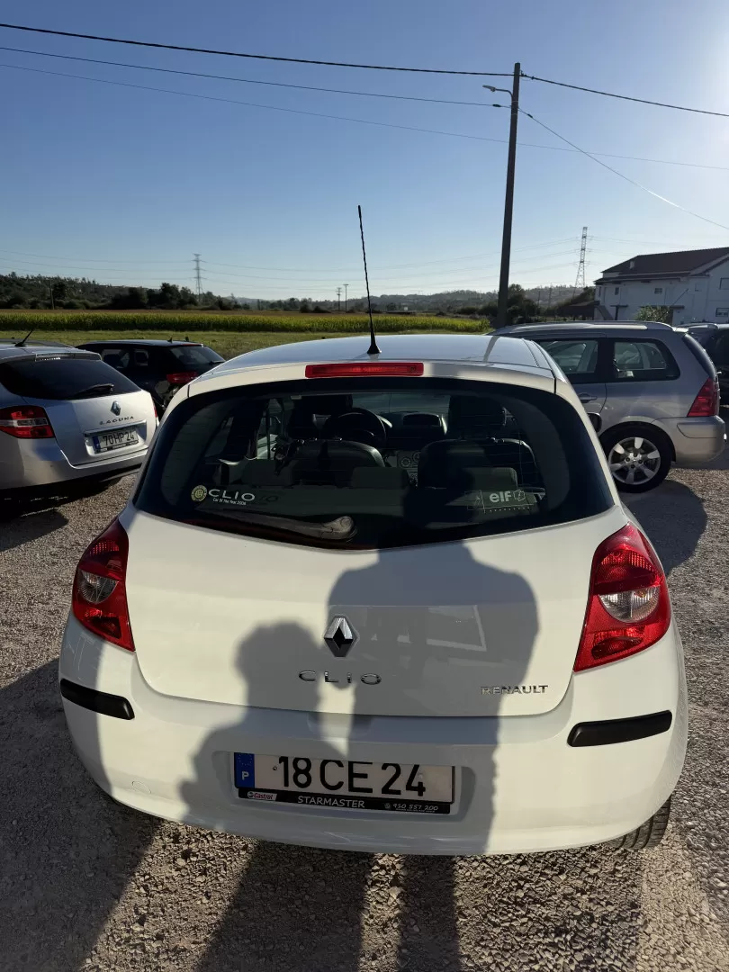 Renault Clio III 1.2 16V Pack - foto 7