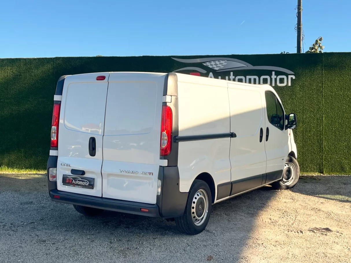 Opel  VIVARO 2.0D c/FRIO DE CONSERVAÇÃO - foto 2