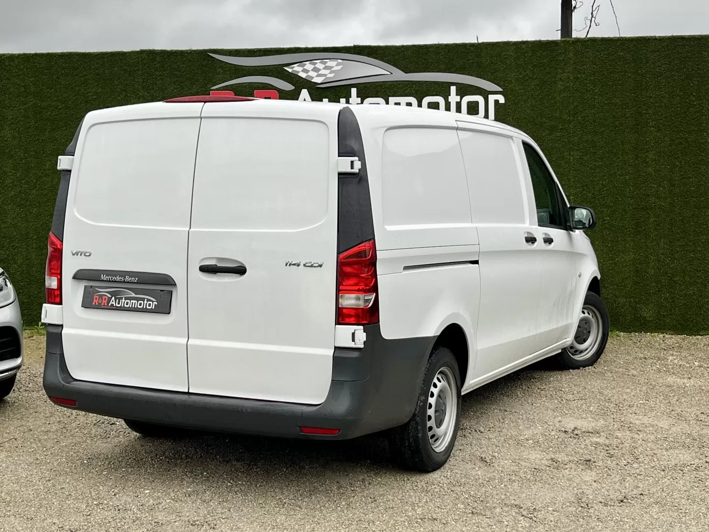 Mercedes-Benz  Vito 114 CDi 3 lugares - foto 2