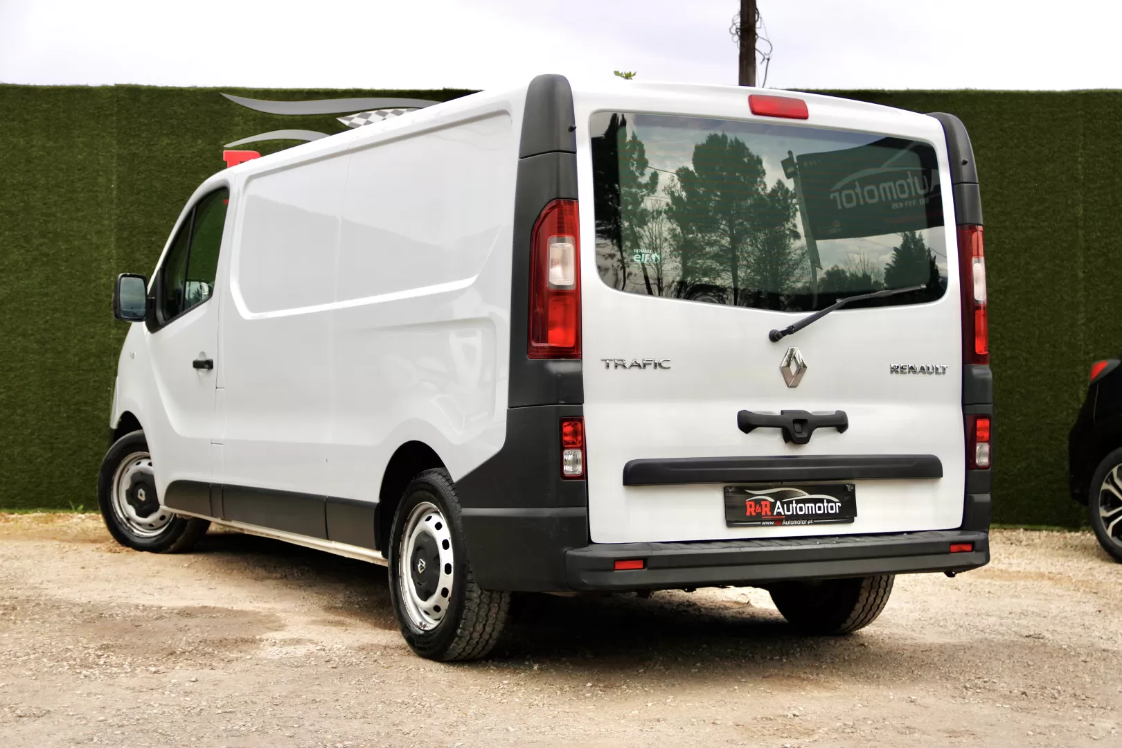Renault  TRAFIC 1.6 DCI TÉRMICA L2H1 - IVA DEDUTÍVEL - foto 2